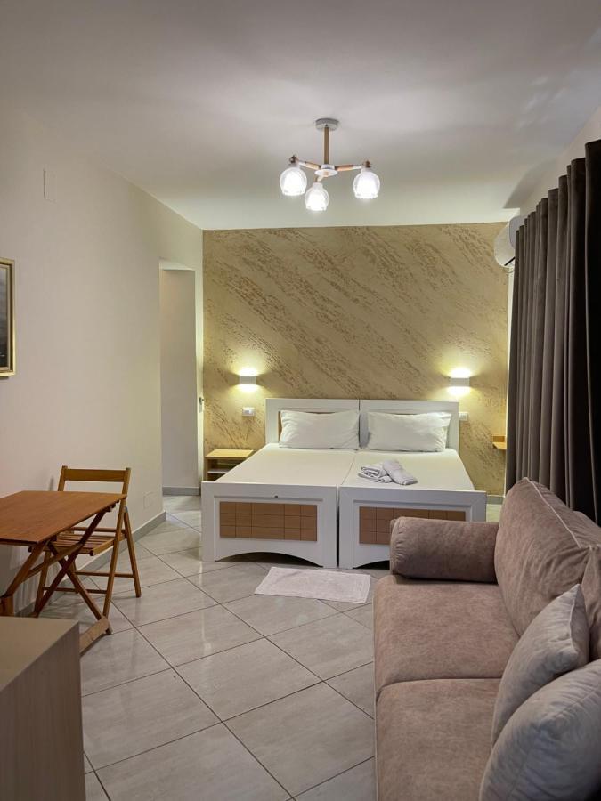 Vila Rias Vlore Bagian luar foto
