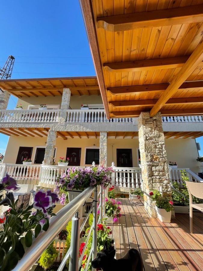 Vila Rias Vlore Bagian luar foto